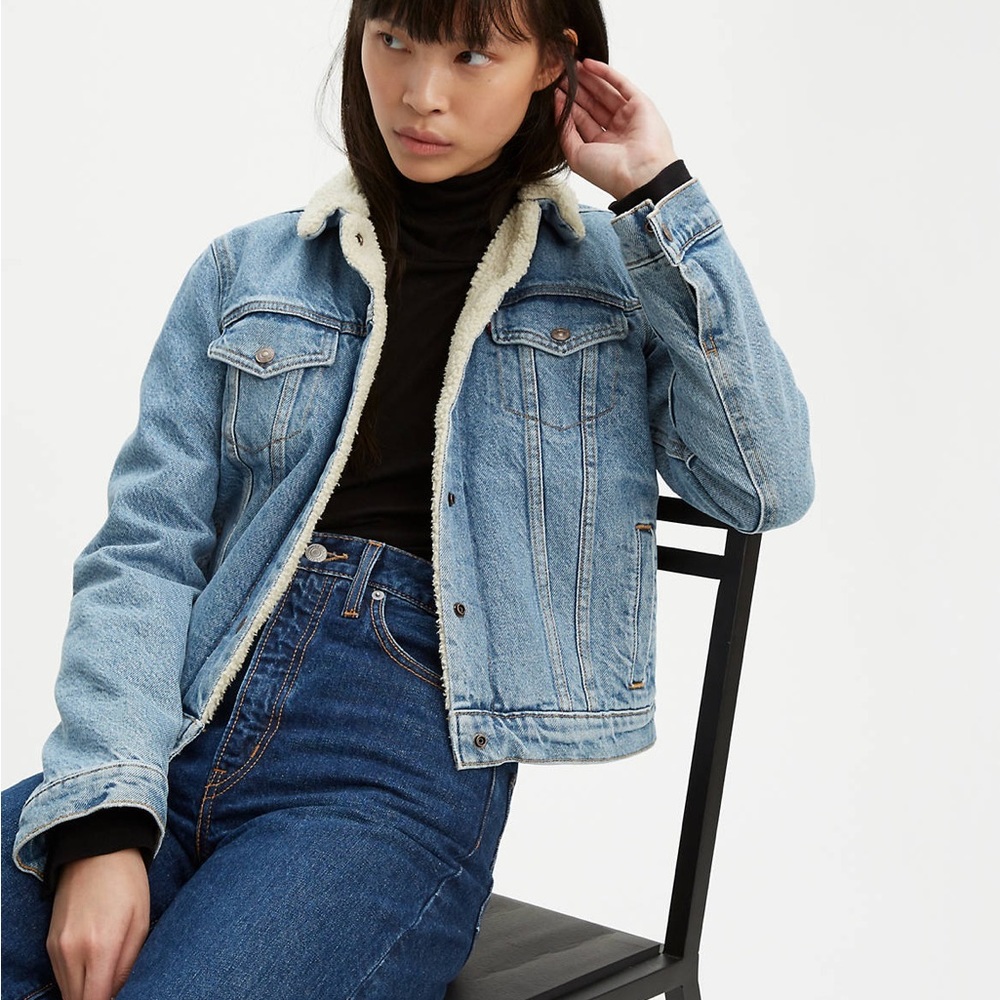 Levis Sherpa trucker jacket